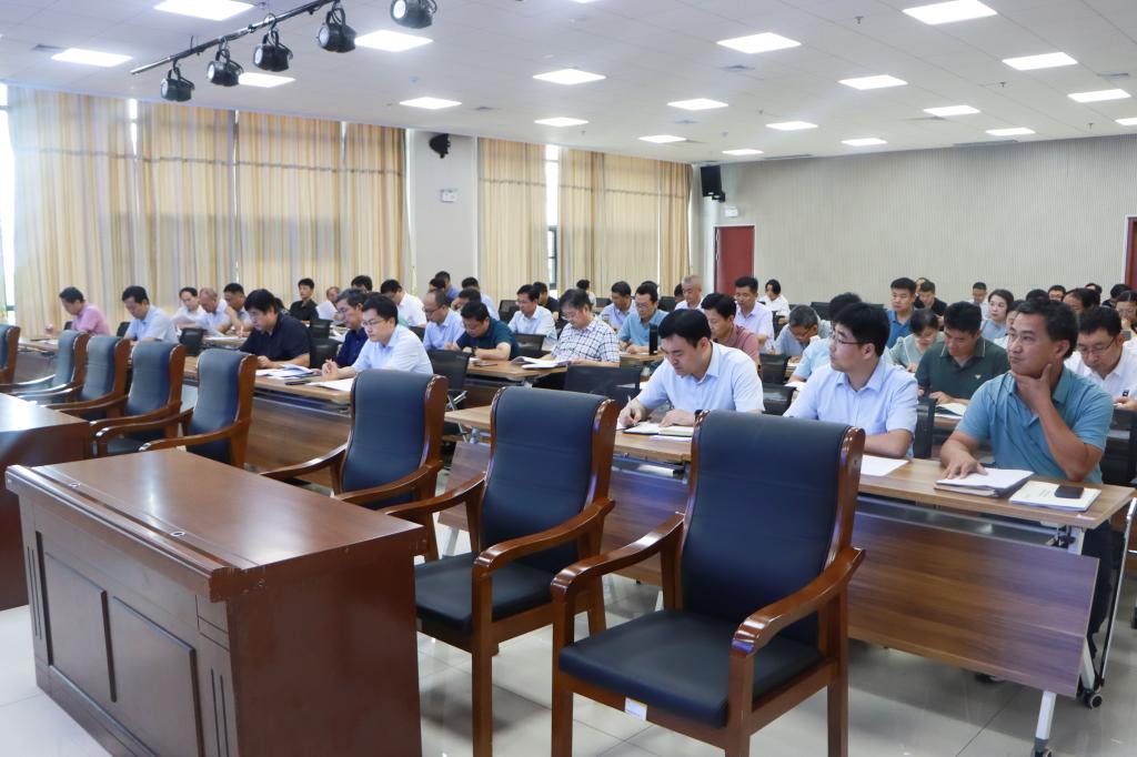 20240725我校召开预评估工作安排会 (3).jpg